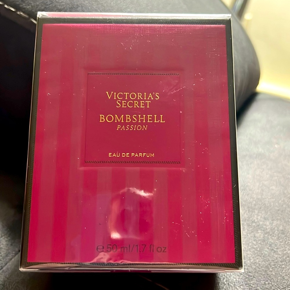 Sealed Victoria’s Secret - Bombshell Passion 1.7oz NIB - Eau De Parfum